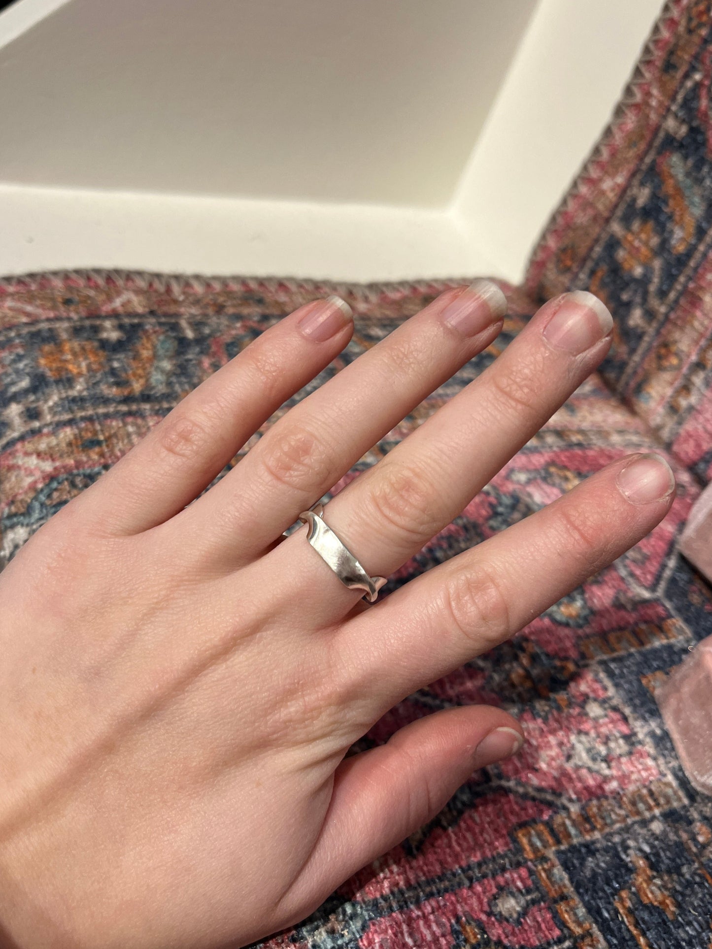 Mirror ring modelled on hand