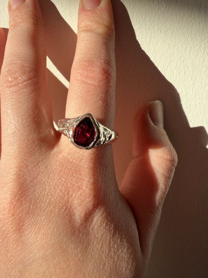 Rhodolite Garnet Pear signet